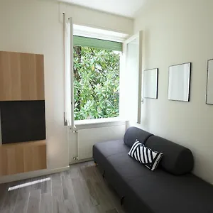 https://rondone-bianco.it-lombardy.com